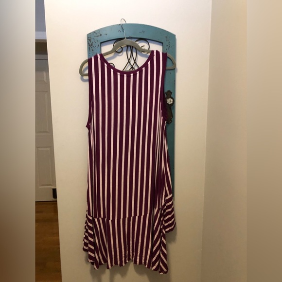 Lane Bryant Berry Stripe Hi Low Top 18/20 - Picture 2 of 5